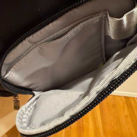 BLACK BAGGALLINI CROSSBODY SLING BAG - Picture 4 of 7